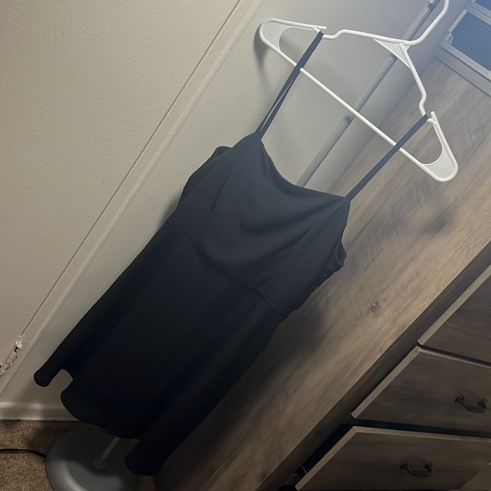 Simple Black Dress! Size large!